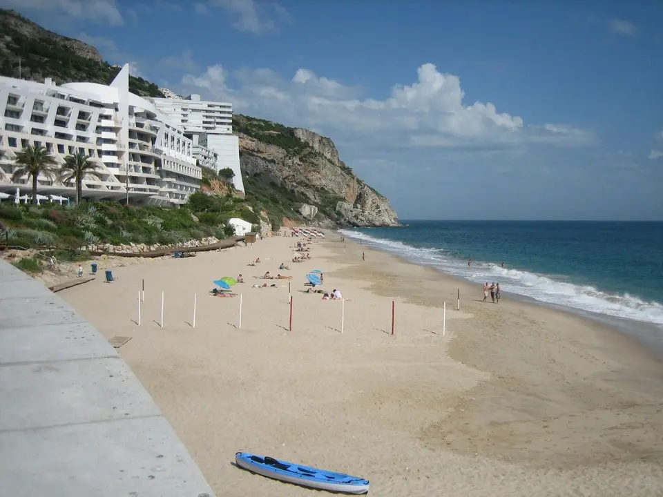 House — 4 ch. — Sesimbra