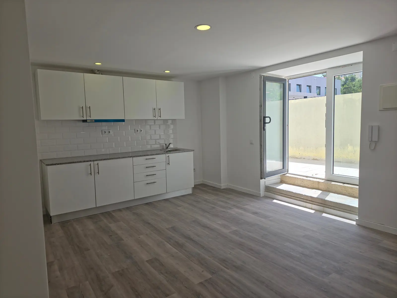 Commercial — 1 ch. — Belas