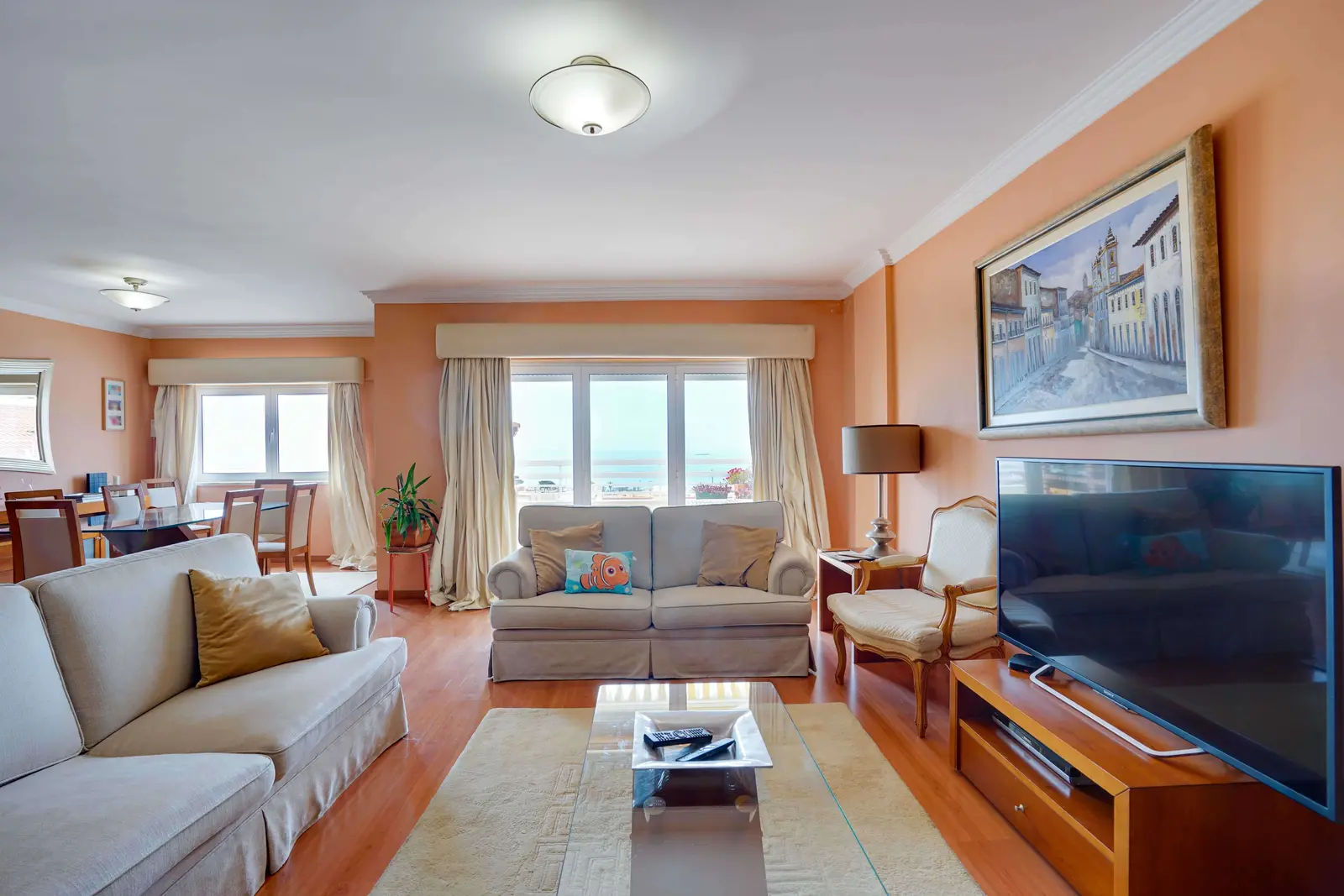 Apartment — 5 ch. — Parede
