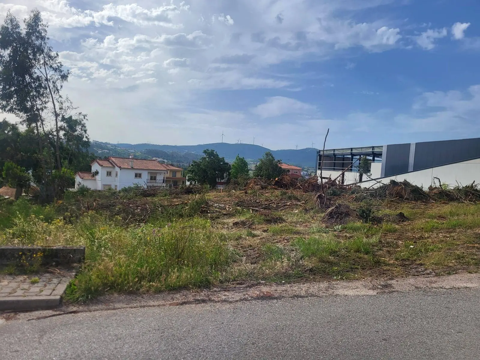 Commercial — Leiria