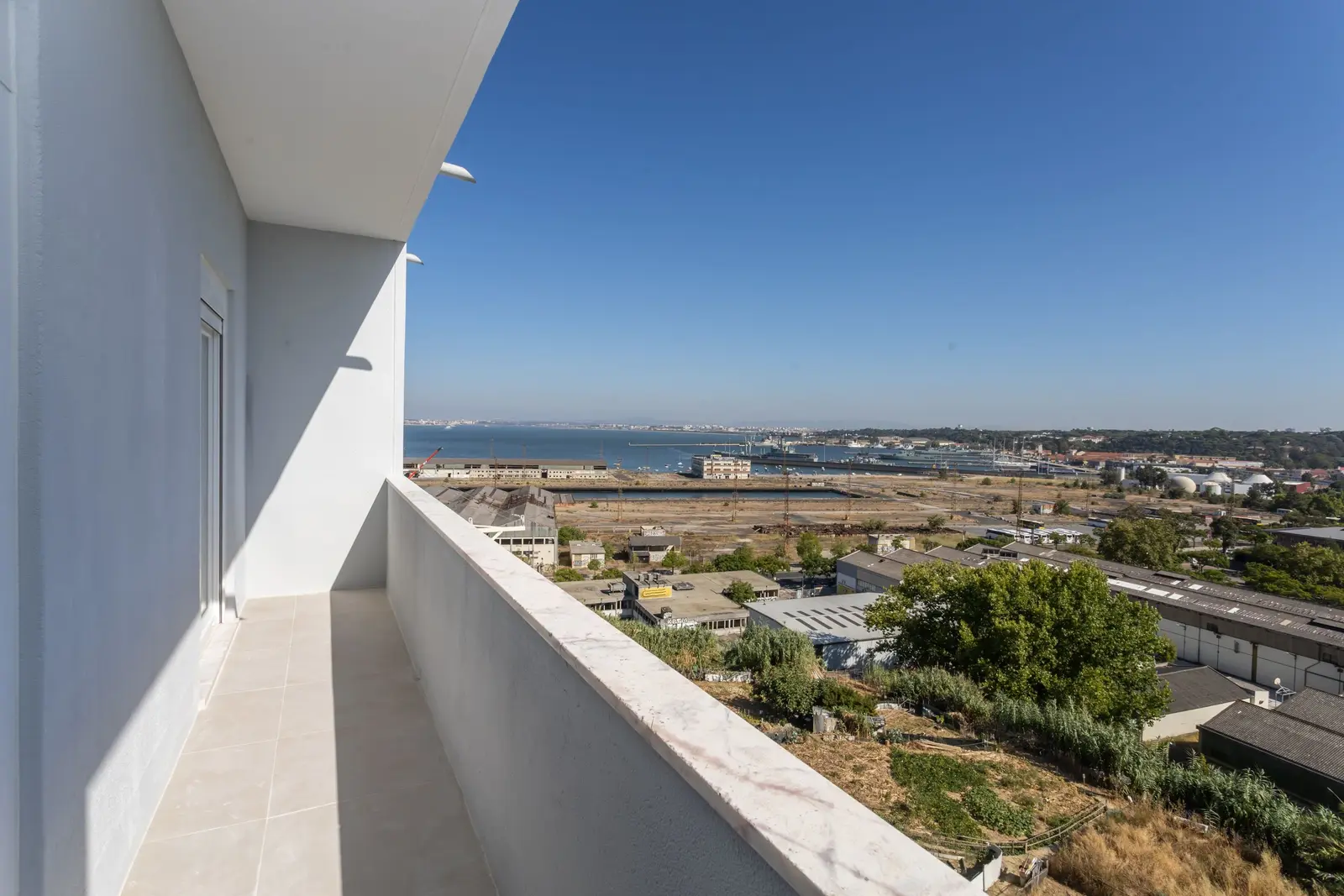 Apartment — 3 ch. — Almada