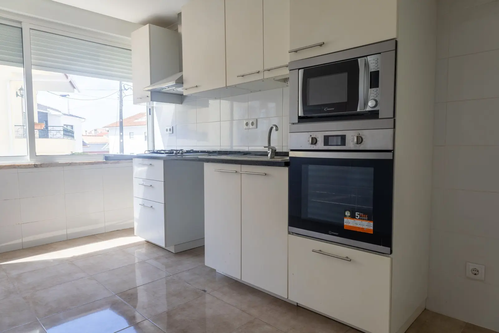 Apartment — 4 ch. — Parede