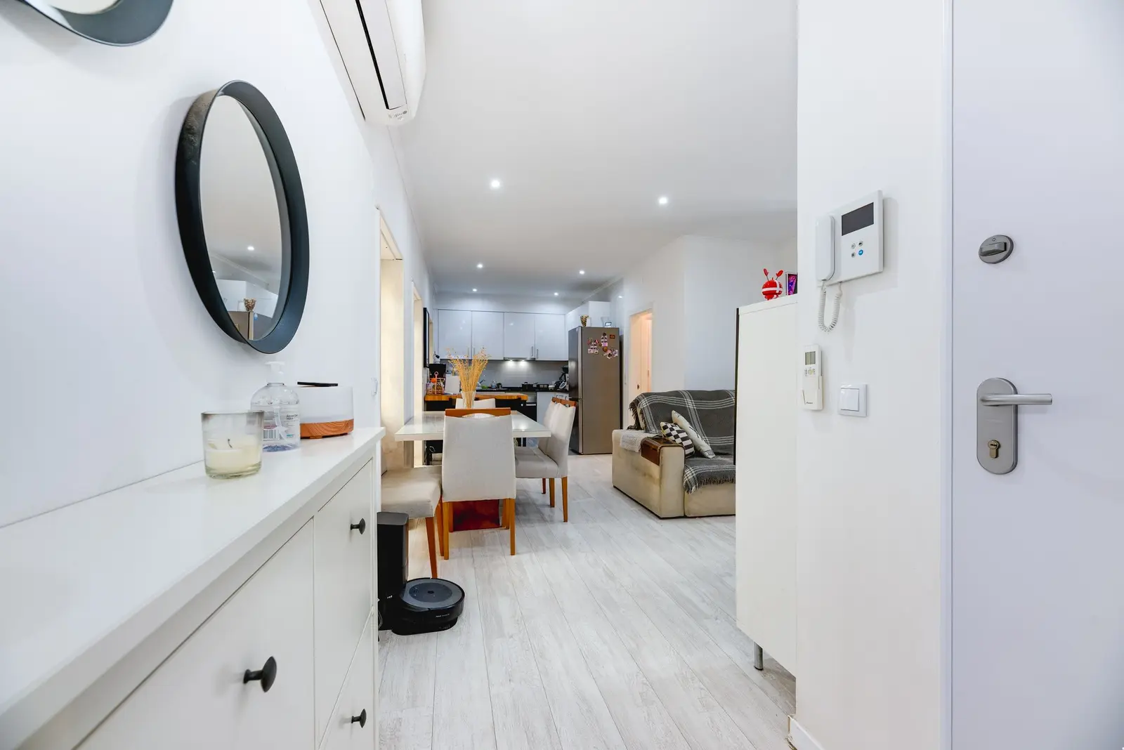 Apartment — 4 ch. — Parede