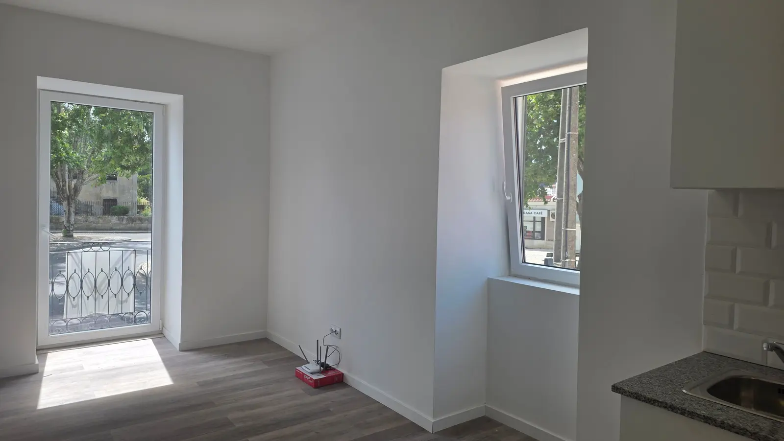 Commercial — Belas