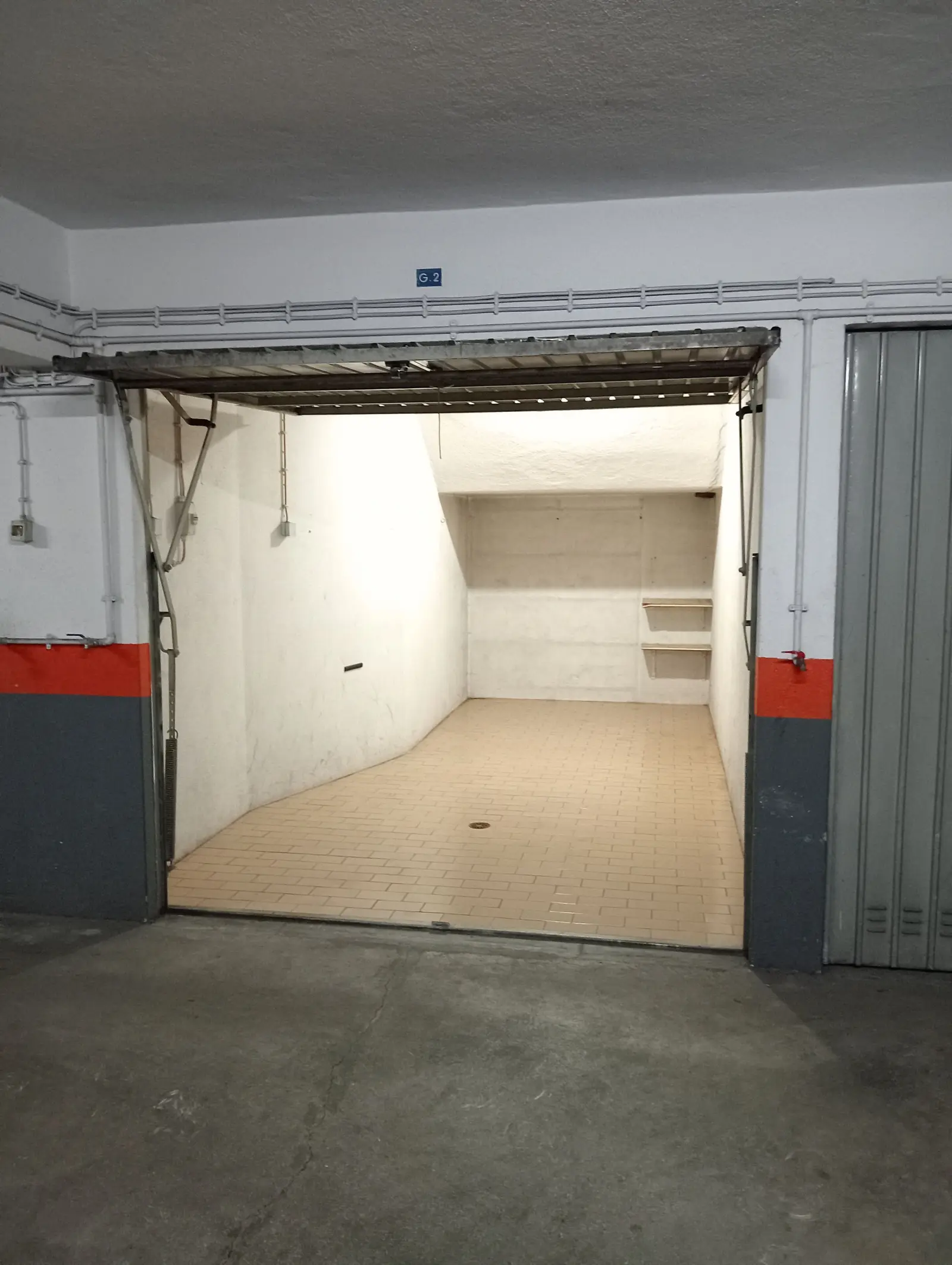 Land — Queluz