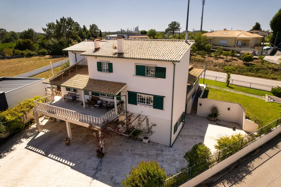 House — 4 ch. — Maceira Lra