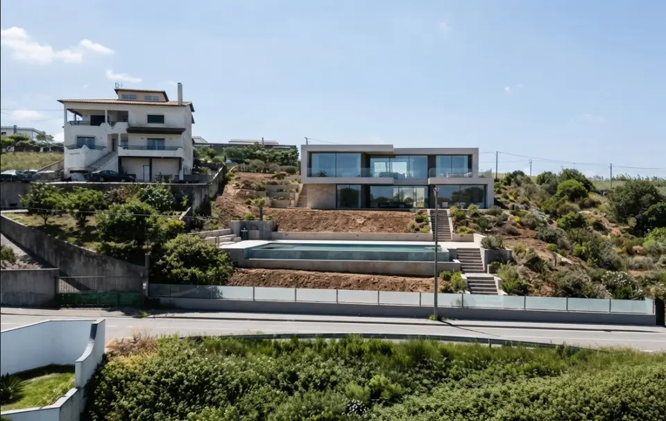 Commercial — Leiria
