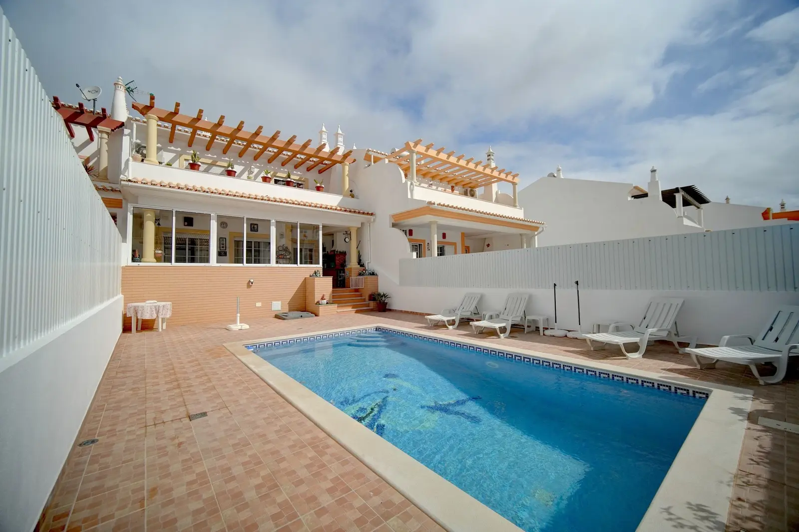 House — 4 ch. — Armação de Pêra