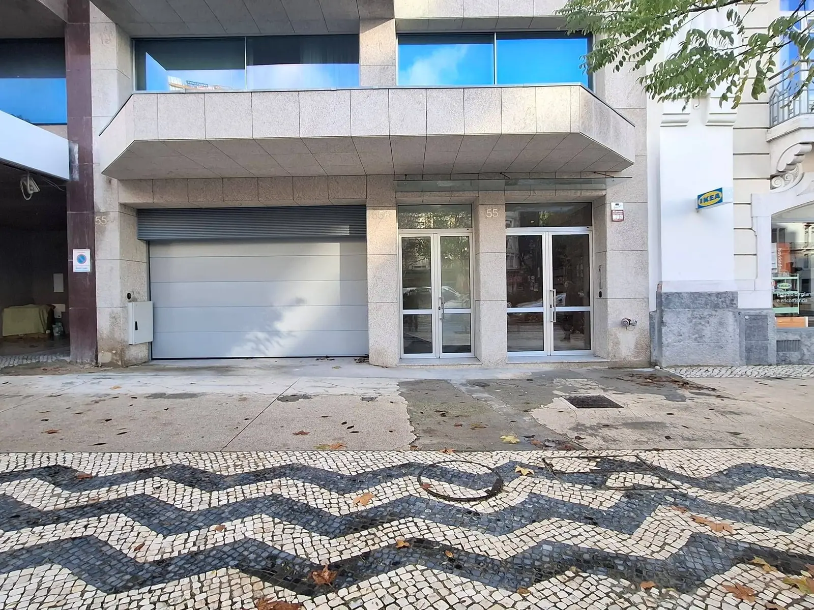 Land — Lisboa