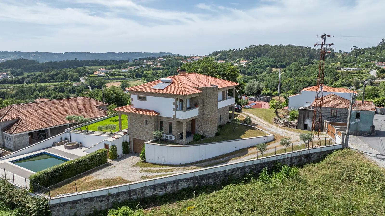 House — 4 ch. — Revelhe