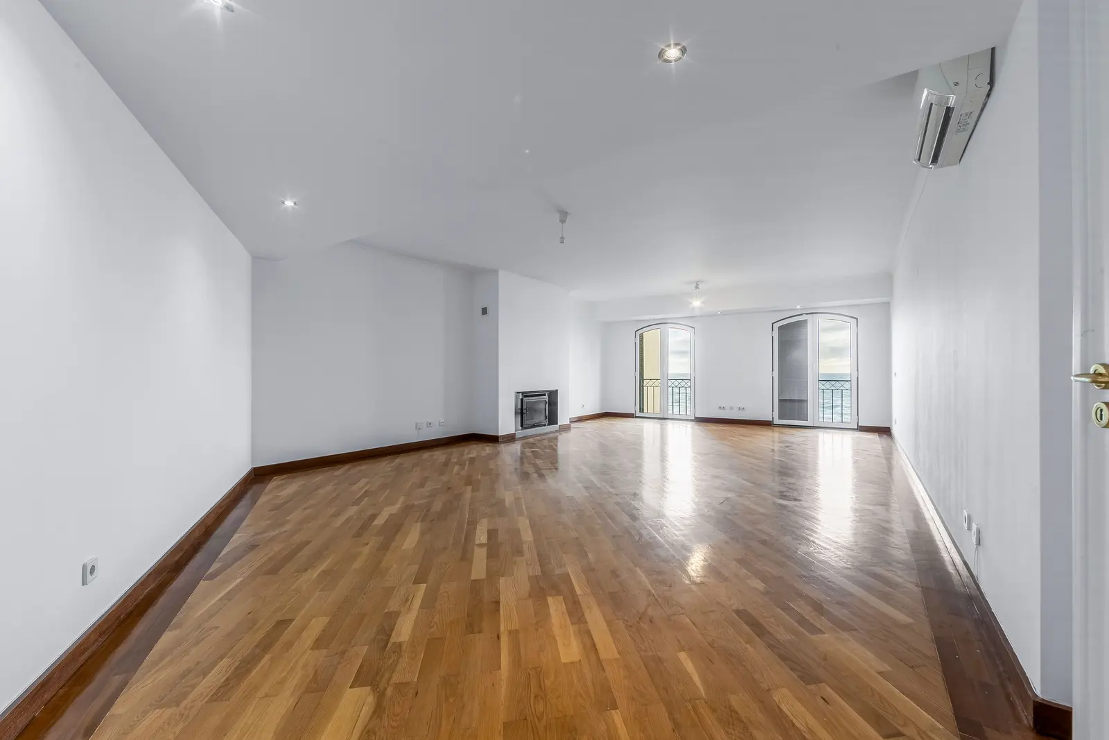 Apartment — 3 ch. — Parede